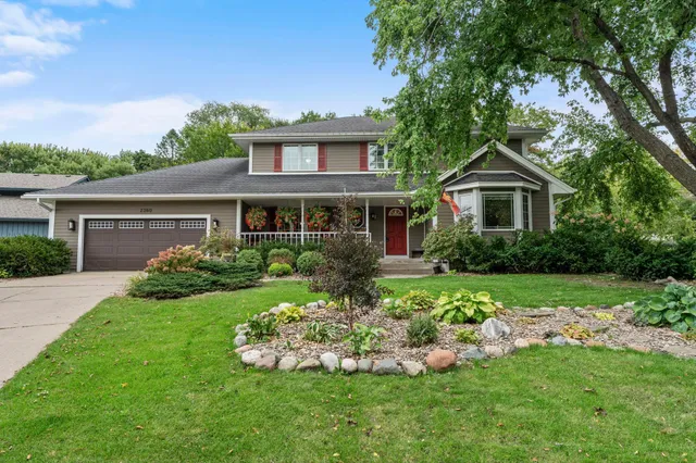 $559,900 | 2360 Apache Court, Mendota Heights, MN 55120