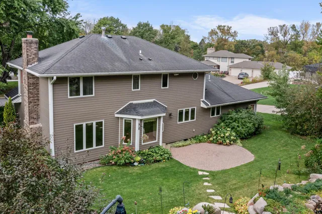 $559,900 | 2360 Apache Court, Mendota Heights, MN 55120