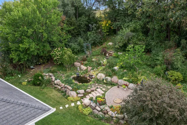 $559,900 | 2360 Apache Court, Mendota Heights, MN 55120