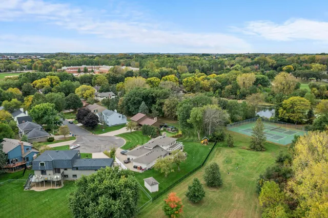 $559,900 | 2360 Apache Court, Mendota Heights, MN 55120