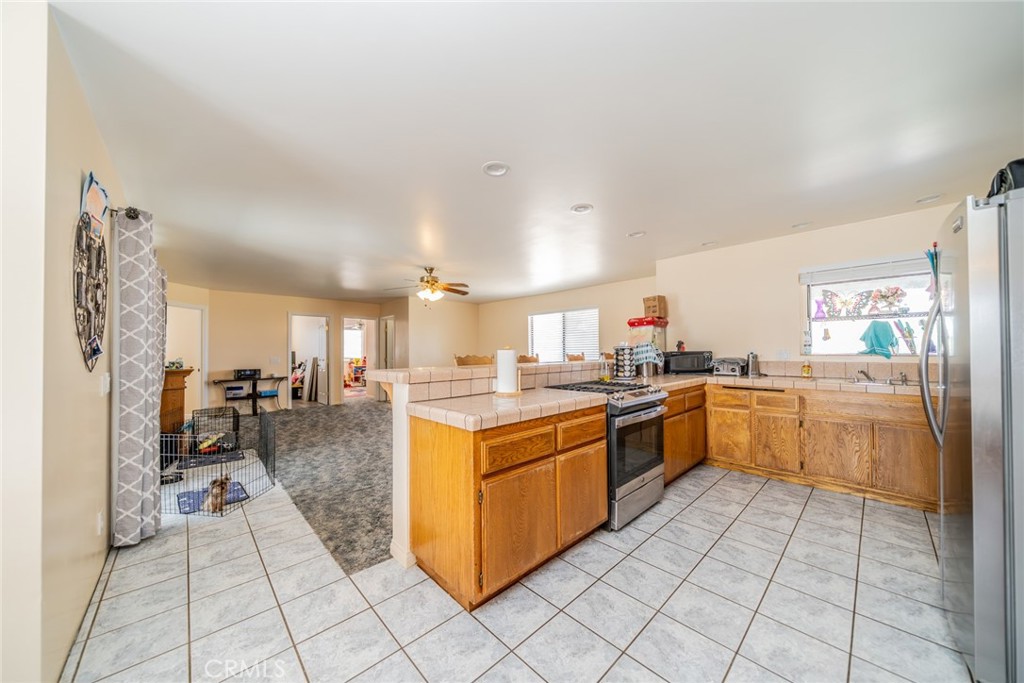 9980 Johnson Phelan, CA 92371 - Photo 11 of 54