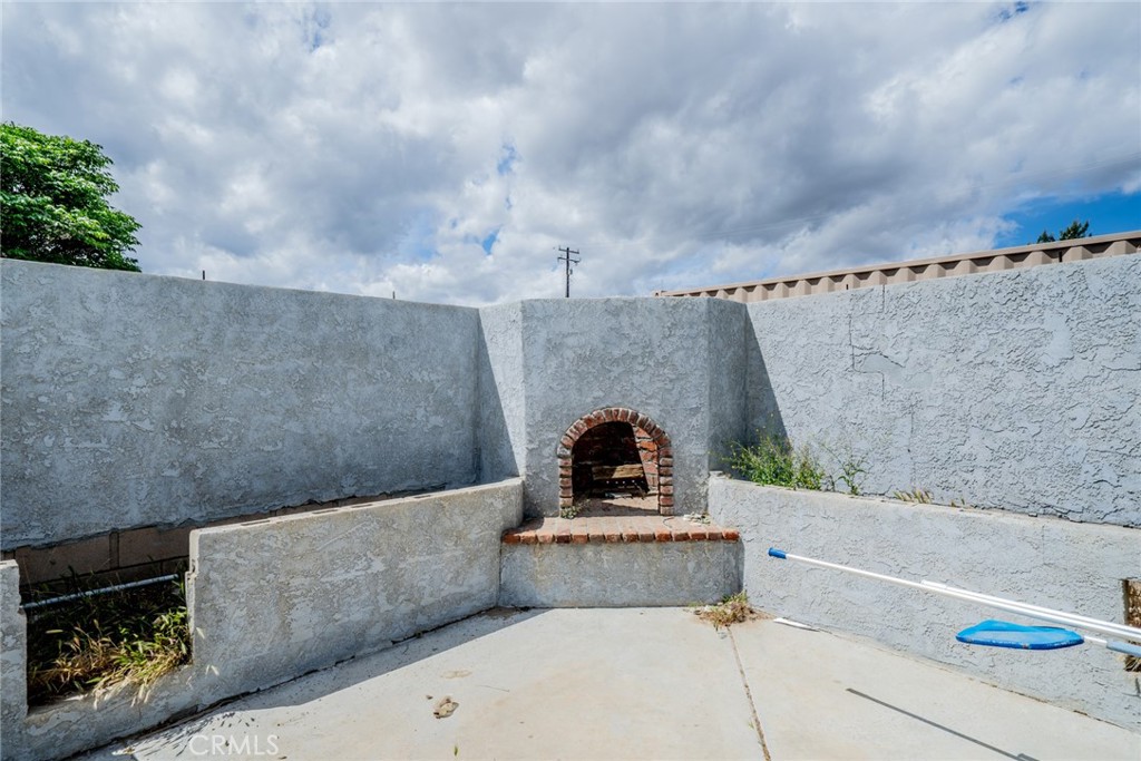 9980 Johnson Phelan, CA 92371 - Photo 4 of 54