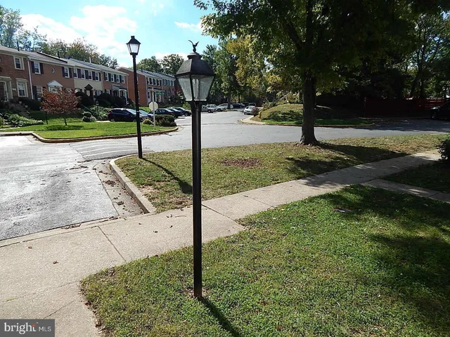 a view of a tennis court
