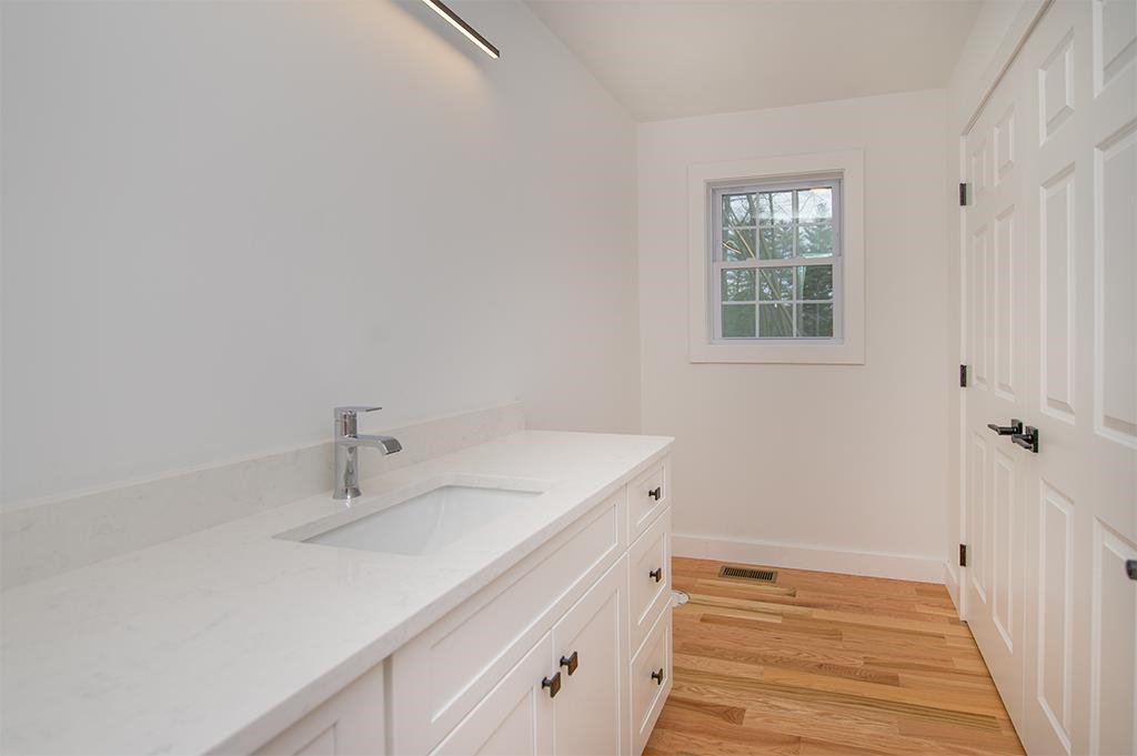 79 Kingston Road Plaistow, NH 03865 - Photo 7 of 25