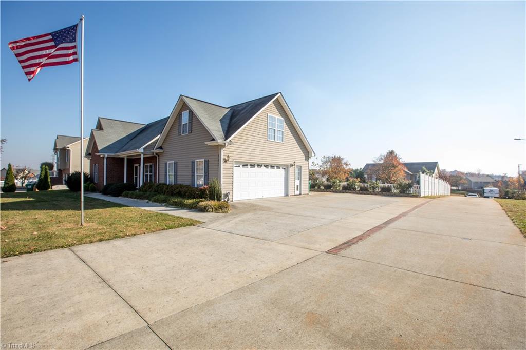 532 Spainhour Road King, NC 27021 - Photo 3 of 36 Gallery Image 3