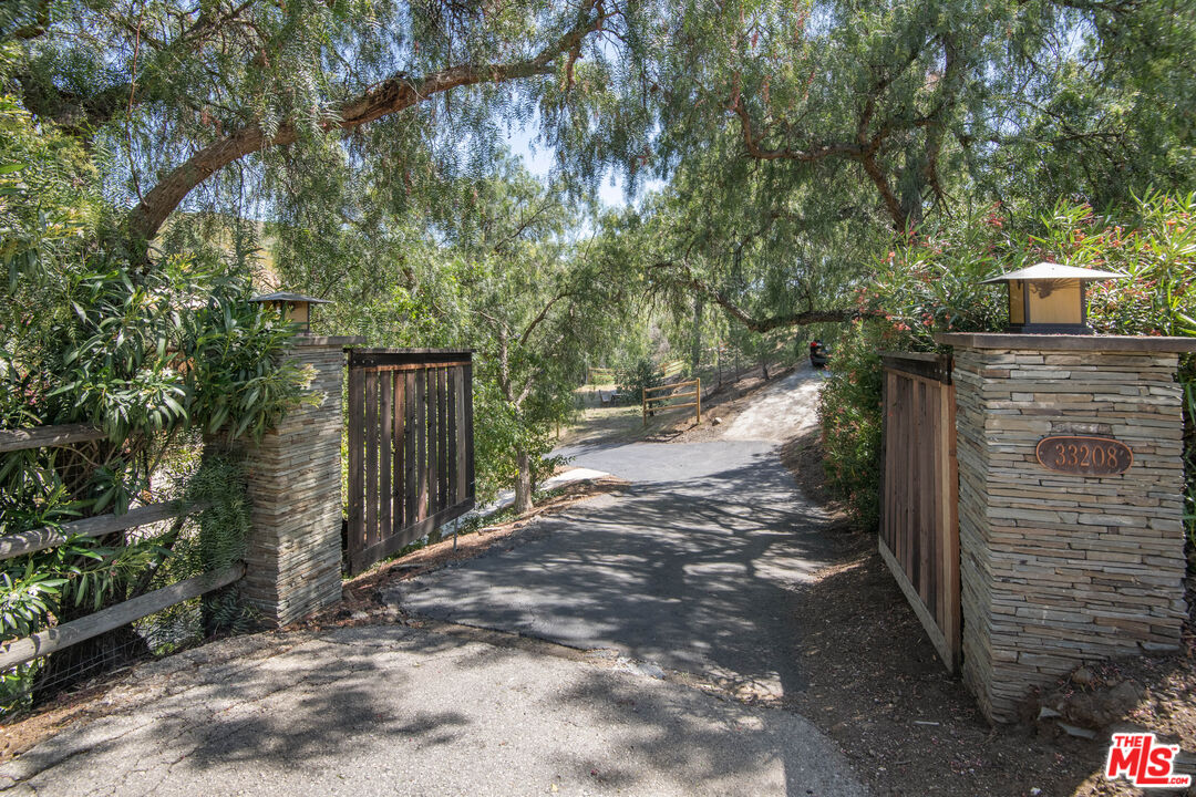 33208 Decker School Road Malibu, CA 90265 - Photo 37 of 51