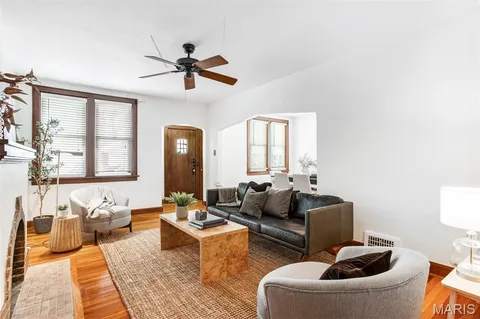 $315,000 | 2312 Annalee Avenue, Brentwood, MO 63144