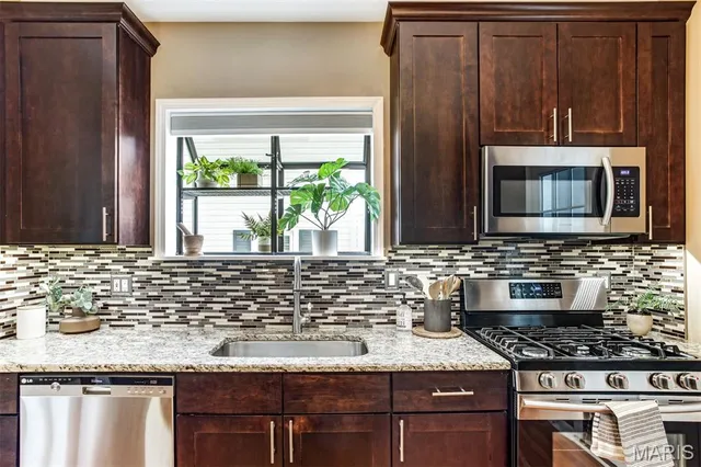 $367,000 | 2312 Annalee Avenue, Brentwood, MO 63144