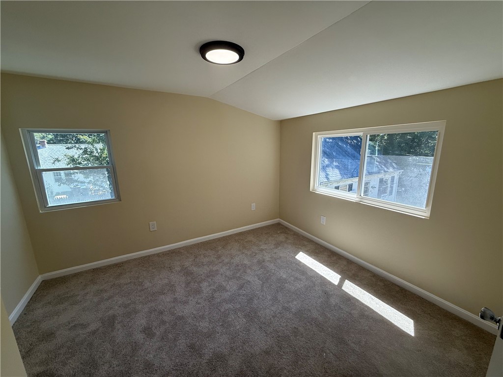 64 Ormsby Avenue Warwick, RI 02886 - Photo 13 of 18