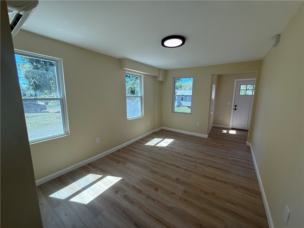 64 Ormsby Avenue Warwick, RI 02886 - Photo 4 of 18