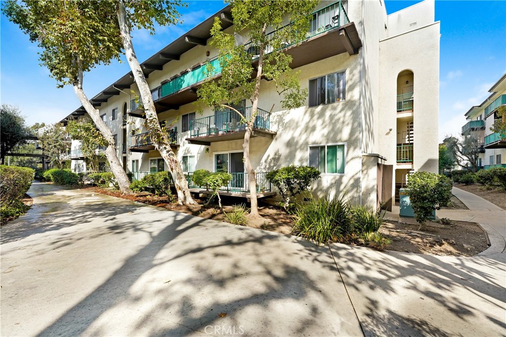 5460 White Oak Avenue, Unit G213 Encino, CA 91316 - Photo 14 of 22 a view of a building with sitting area