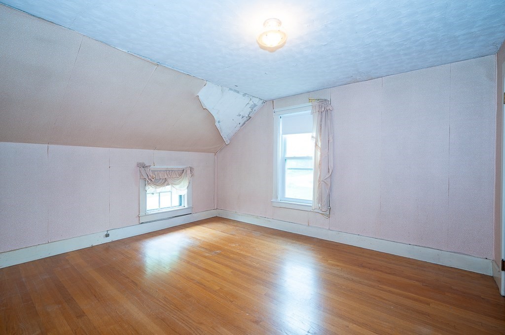 22 Comins Road Oxford, MA 01537 - Photo 13 of 42