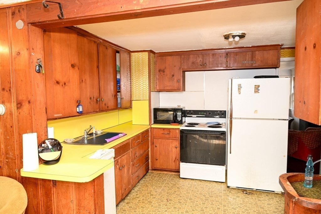 52 Bacon Street Natick, MA 01760 - Photo 14 of 24