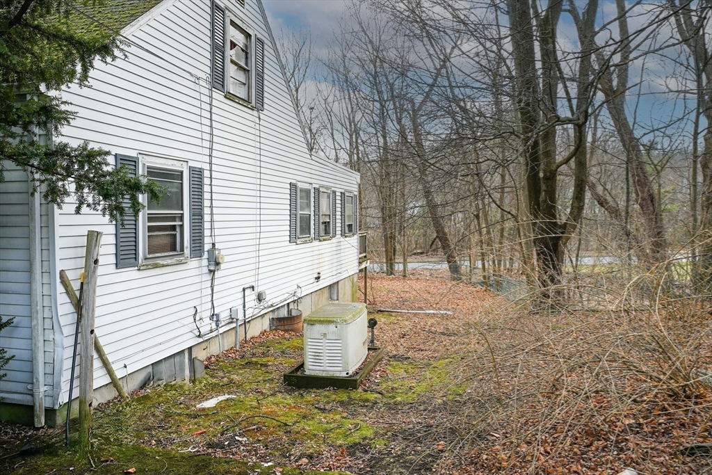 52 Bacon Street Natick, MA 01760 - Photo 7 of 24