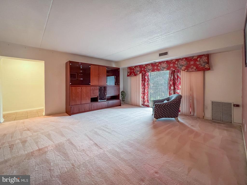 6311 Delaire Landing Road, Unit 311 Philadelphia, PA 19114 - Photo 13 of 41