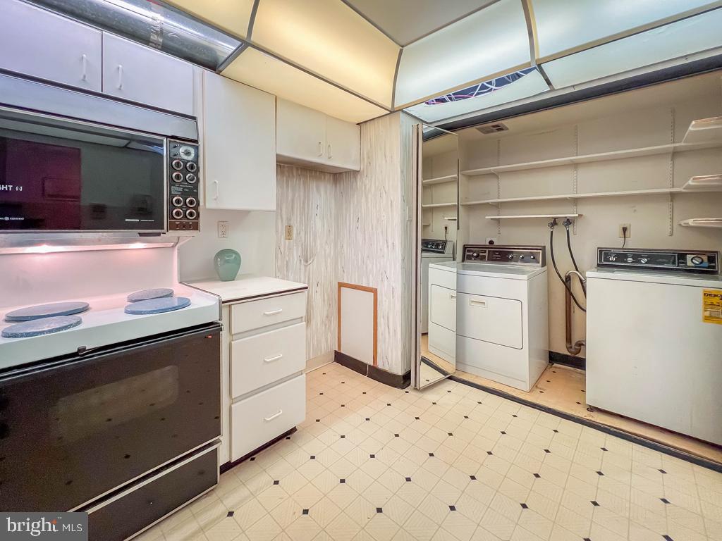 6311 Delaire Landing Road, Unit 311 Philadelphia, PA 19114 - Photo 20 of 41 Laundry area