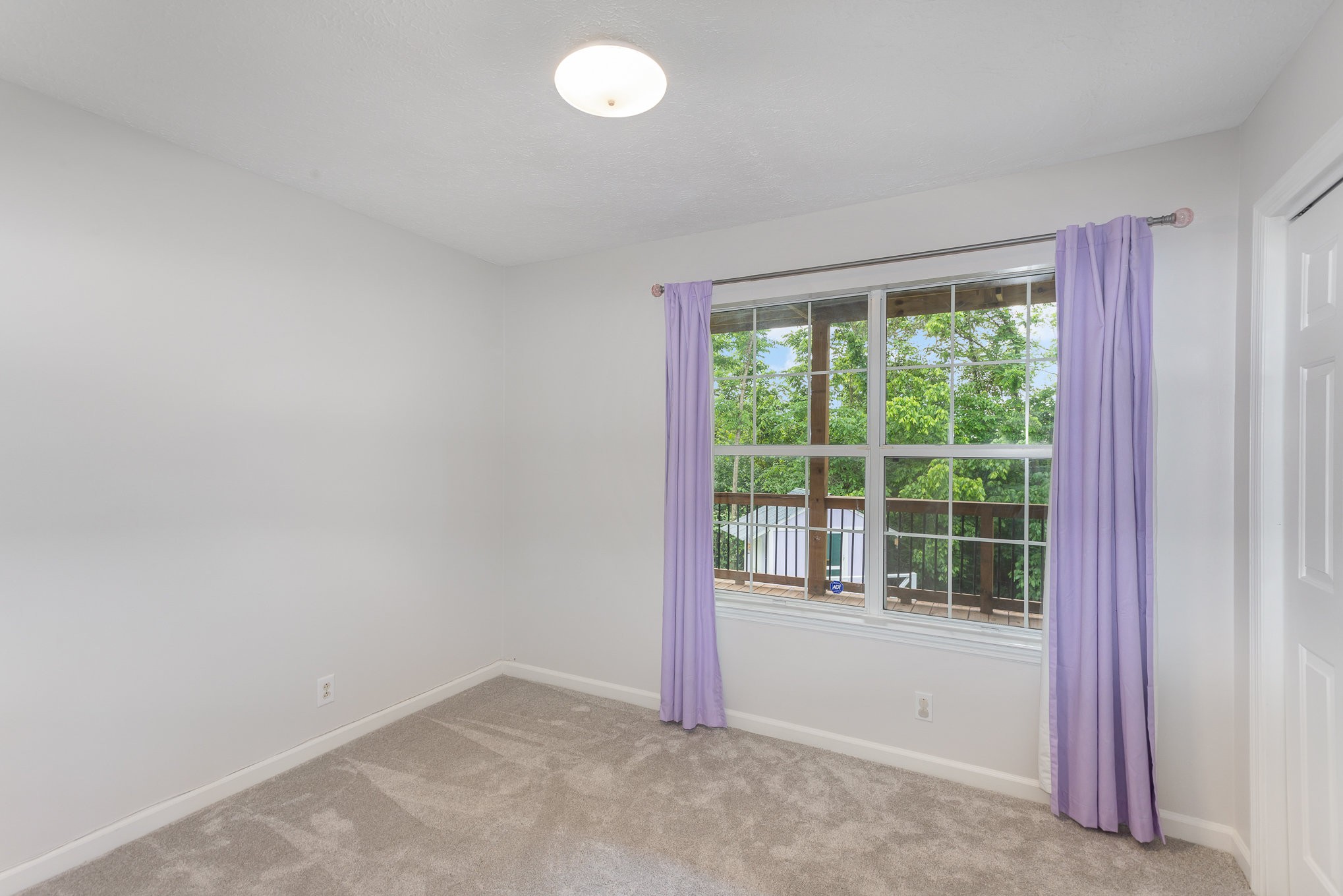 5336 Old Village Road Nashville, TN 37211 - Photo 18 of 25 a view of an empty room with a window
