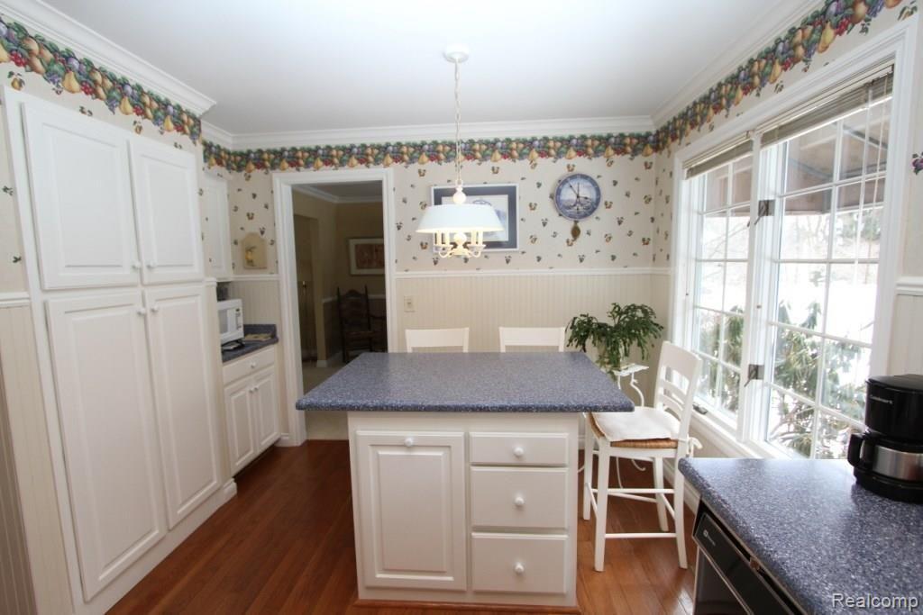 1187 Barneswood Lane Rochester, MI 48306 - Photo 3 of 24 IMG_5095.jpg