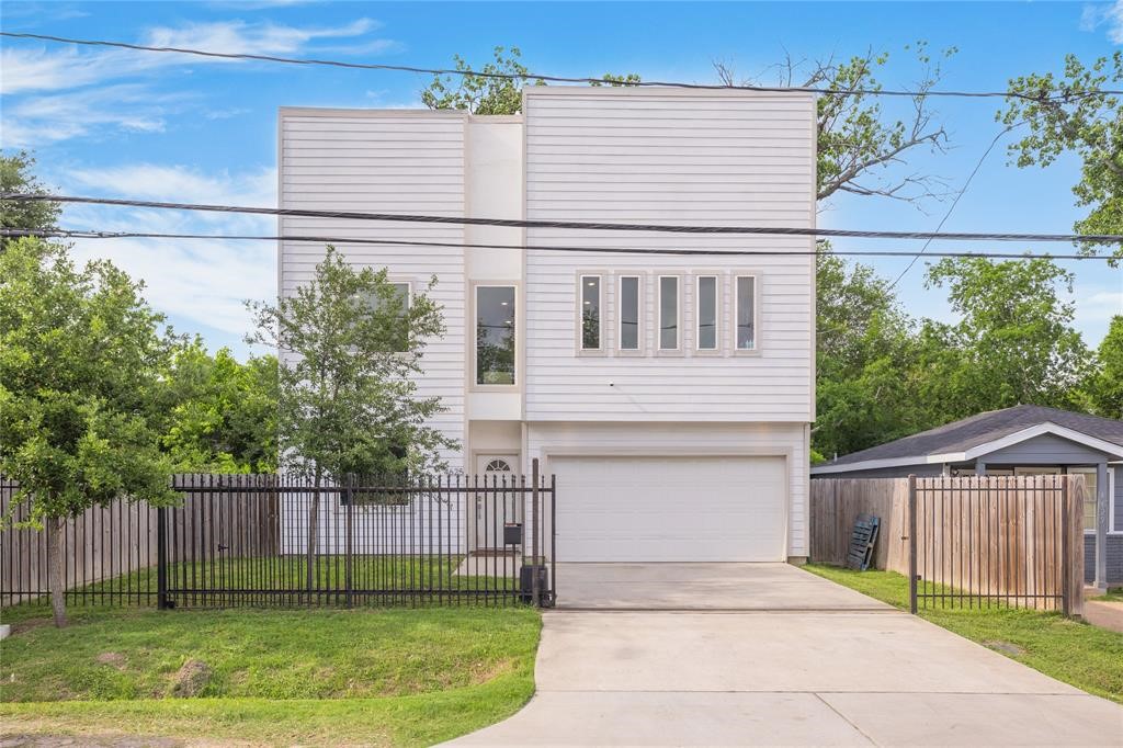 4625 Mallow Street Houston, TX 77051 - Photo 1 of 22