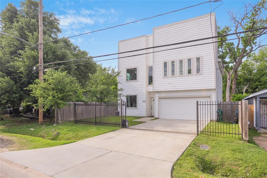 4625 Mallow Street Houston, TX 77051 - Photo 2 of 22