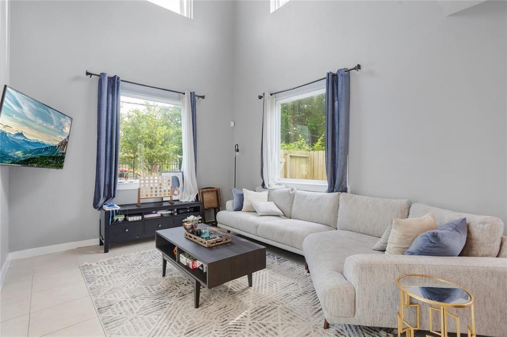 4625 Mallow Street Houston, TX 77051 - Photo 4 of 22