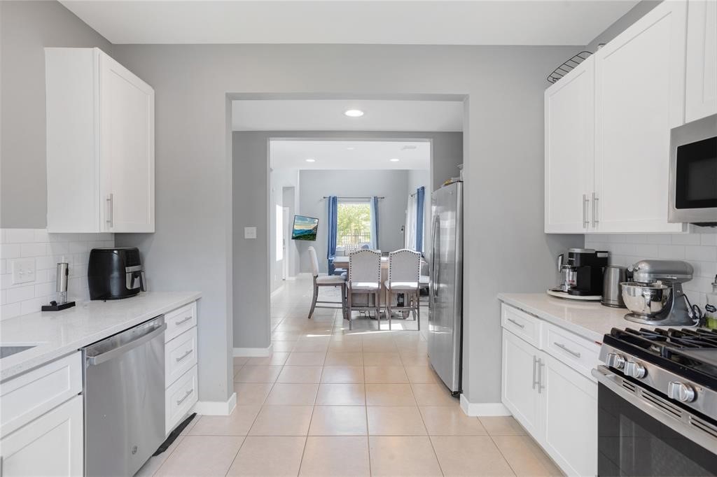 4625 Mallow Street Houston, TX 77051 - Photo 9 of 22