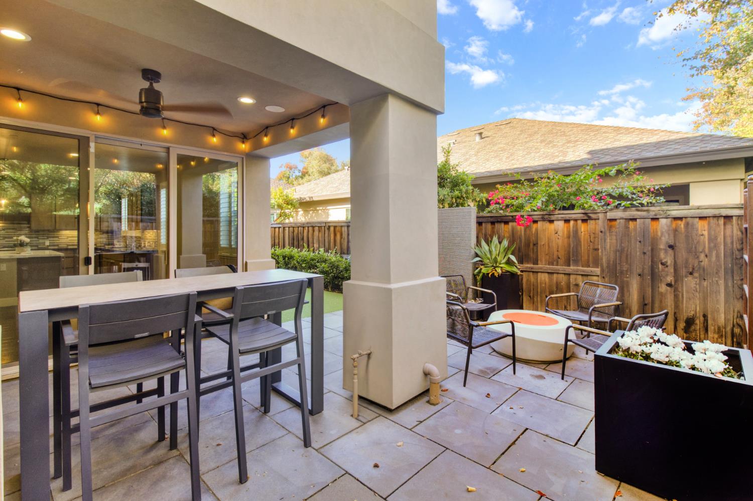 309 Fairgate Road Sacramento, CA 95825 - Photo 21 of 48 a outdoor space with furniture