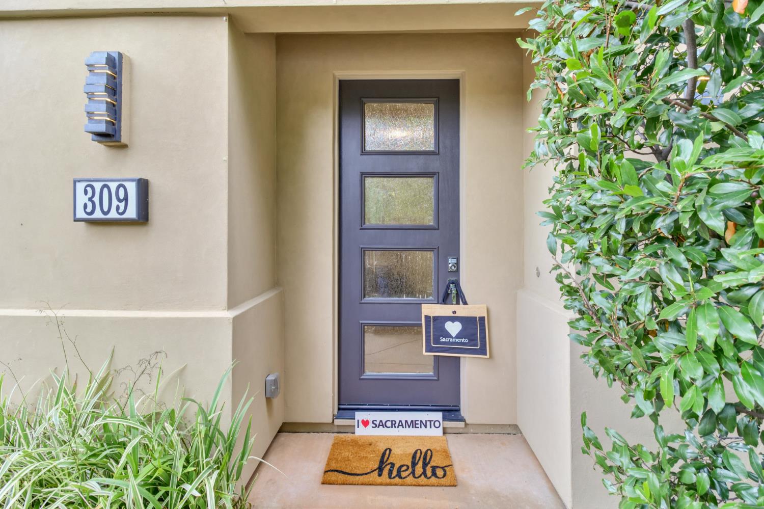 309 Fairgate Road Sacramento, CA 95825 - Photo 4 of 48 a view of an entryway of house