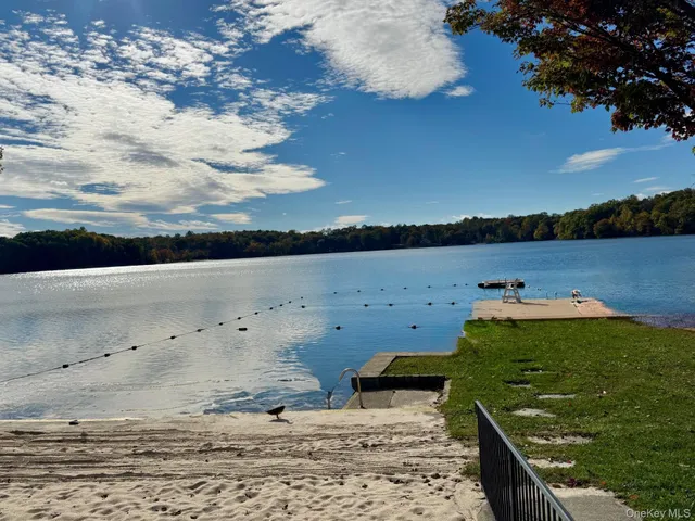 $385,000 | 5904 Chelsea Cove North, Hopewell Junction, NY 12533