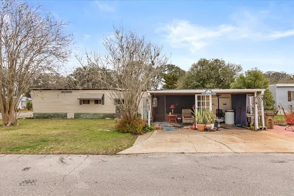$90,000 | 1960 Pinewood Lane, Mount Dora, FL 32757