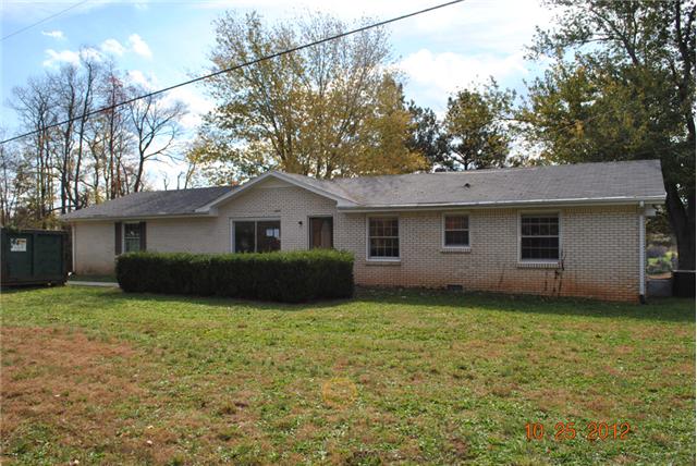 1500 C Booth Road Clarksville, TN 37042 - Photo 1 of 8 Front