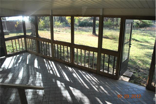 1500 C Booth Road Clarksville, TN 37042 - Photo 6 of 8 Screened Porch
