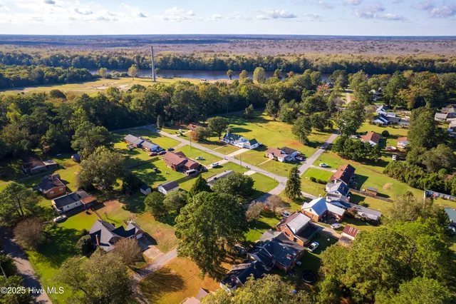 $160,000 | 205 Roanoke Avenue, Plymouth, NC 27962