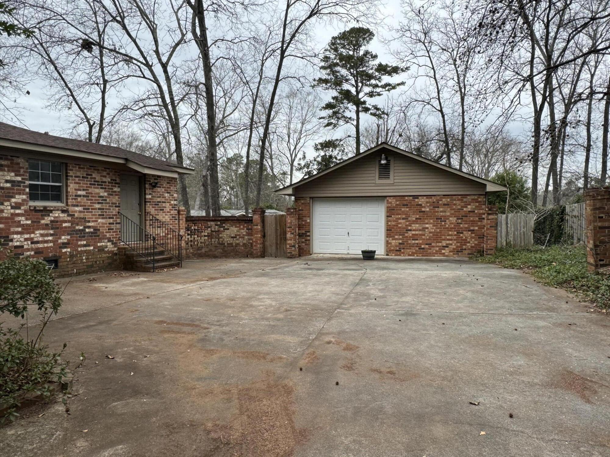 4561 Colonial Road Augusta, GA 30907 - Photo 3 of 33 IMG_2512