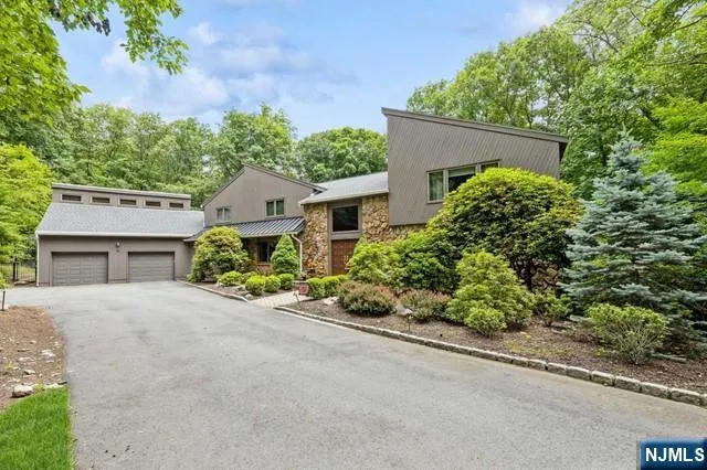 $8,000 | 845 Shadow Ridge Road, Franklin Lakes, NJ 07417