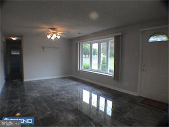 1367 Thomson Road Roslyn, PA 19001 - Photo 3 of 10 Living Room