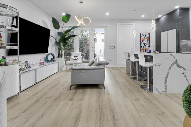 $870,000 | 6405 Northwest 105th Court, Doral, FL 33178