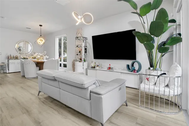 $870,000 | 6405 Northwest 105th Court, Doral, FL 33178