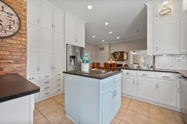 $490,000 | 67 South Lake Shore Drive, Ransom Canyon, TX 79366