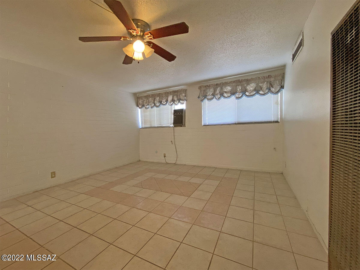 1755 South Jones Boulevard, Unit R108 Tucson, AZ 85713 - Photo 2 of 19