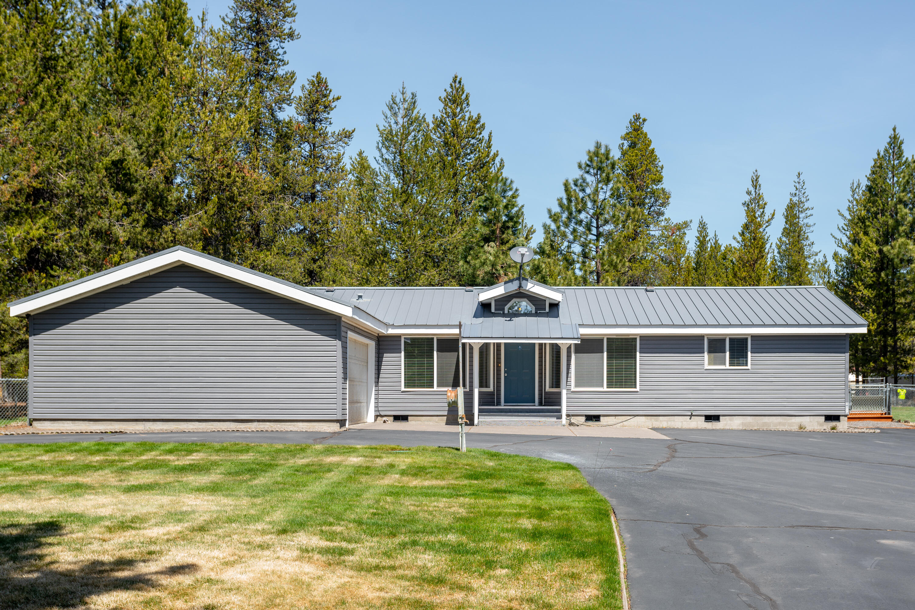 15720 Dawn Road La Pine, OR 97739 - Photo 4 of 39 15720 Dawn Road 4 of 36