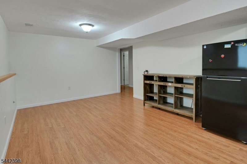 61 Fairmount Road Parsippany, NJ 07054 - Photo 18 of 21