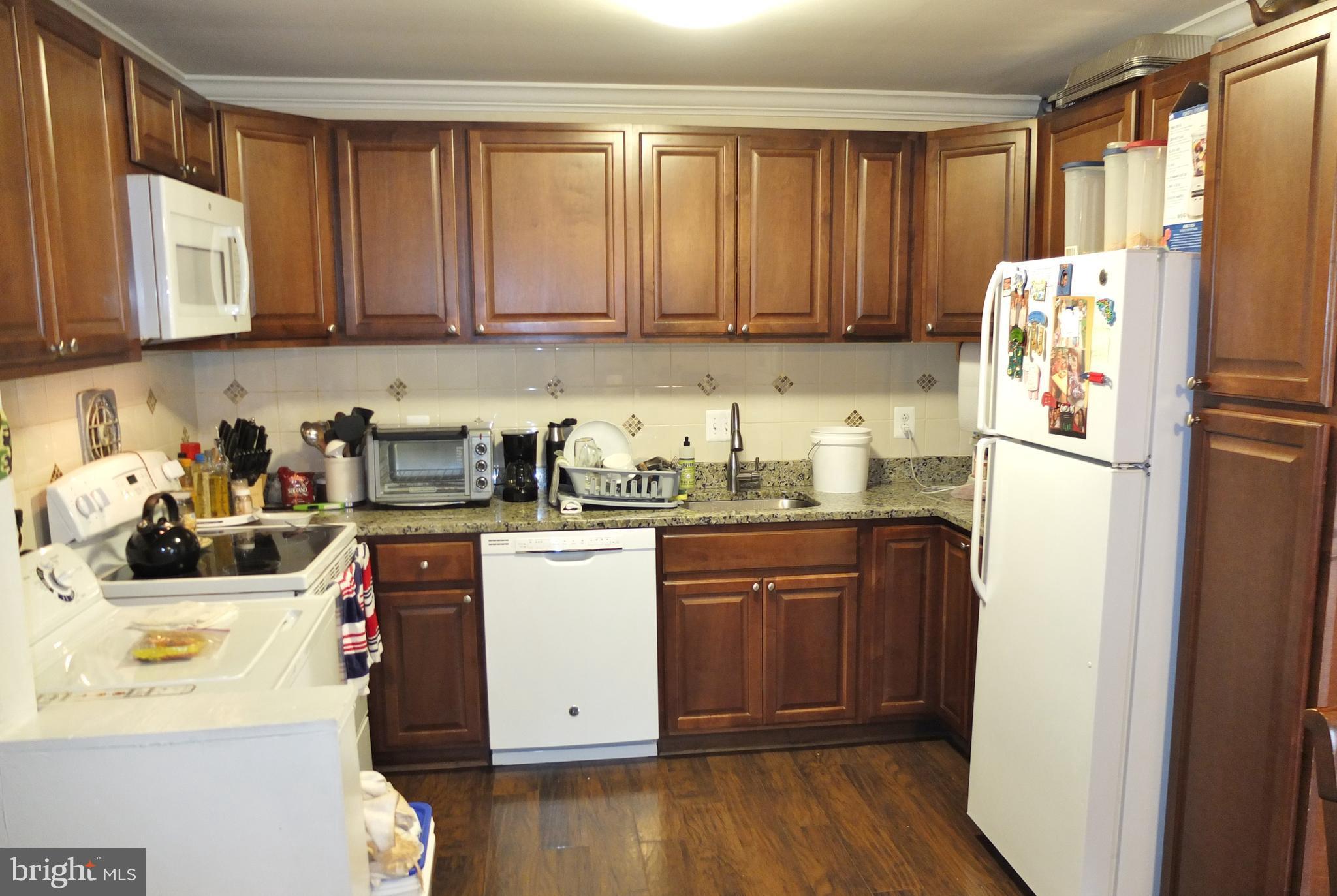 9269 Taney Road Manassas, VA 20110 - Photo 4 of 7 Kitchen