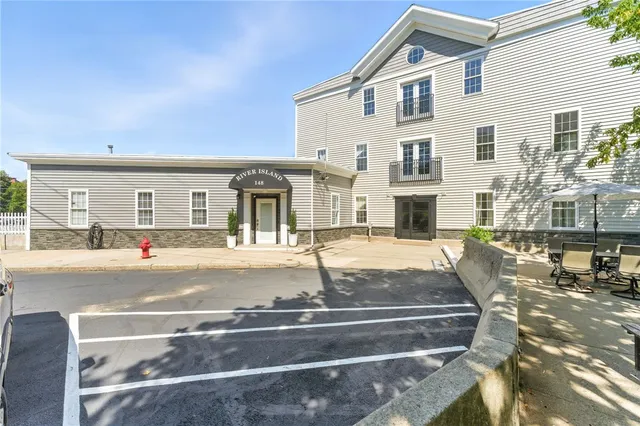 $175,000 | 148 Bernon Street, Unit 15, Woonsocket, RI 02895