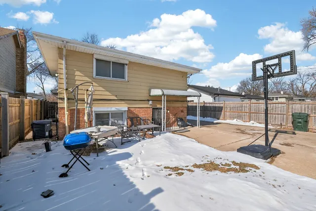 $160,000 | 14519 Sanderson Avenue, Dolton, IL 60419