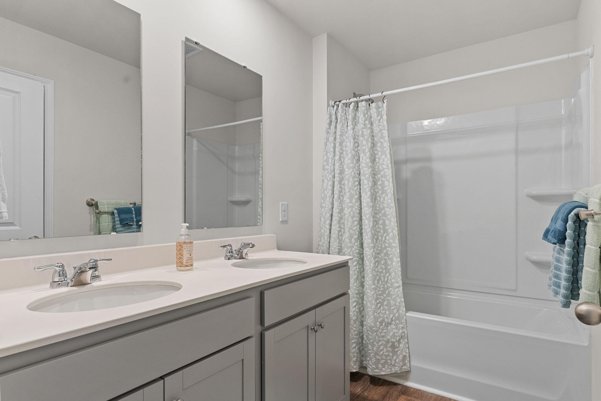 134 Ivory Shadow Road Summerville, SC 29486 - Photo 28 of 46 Upstairs Bath