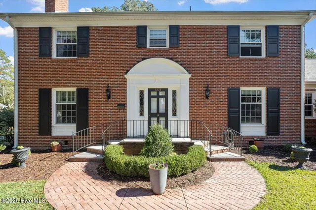 $519,000 | 3325 North Walnut Street, Farmville, NC 27828