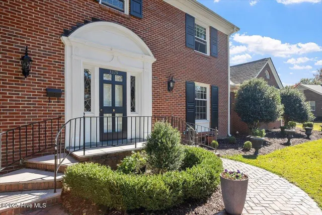 $519,000 | 3325 North Walnut Street, Farmville, NC 27828