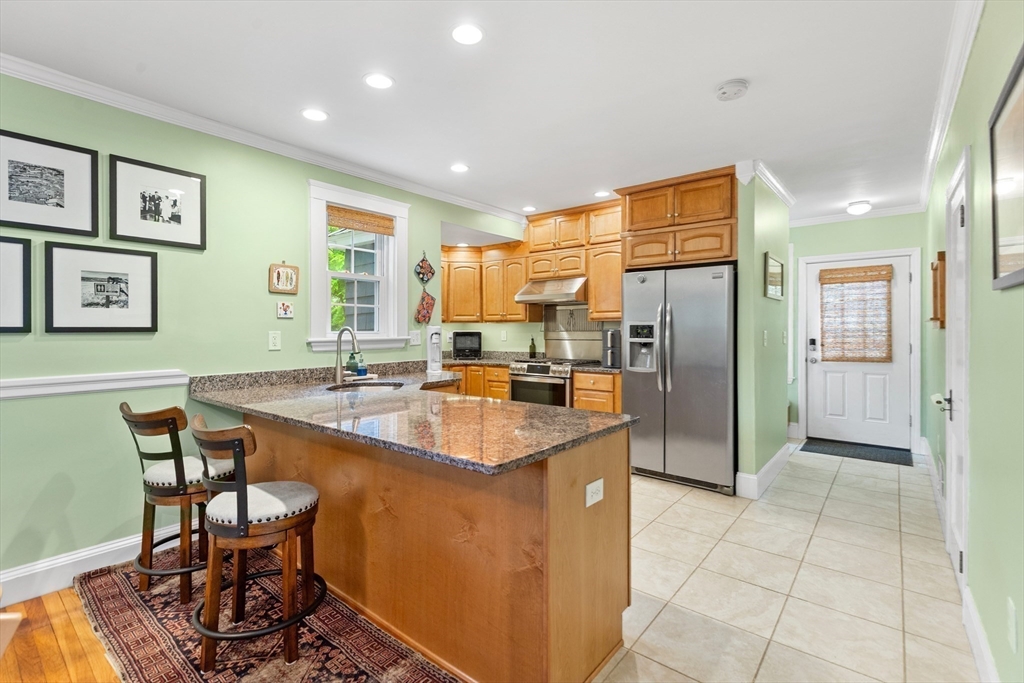 304 Lowell Street Reading, MA 01867 - Photo 11 of 32