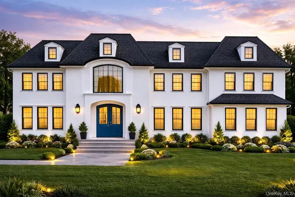 $3,600,000 | 19 Pettit Drive, Dix Hills, NY 11746